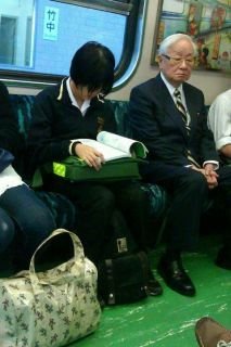 Taiwan_Morris_Chang_Rides_Train_021