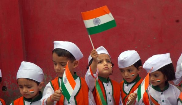 INDIA-POLITICS-INDEPENDENCE-FLAGS