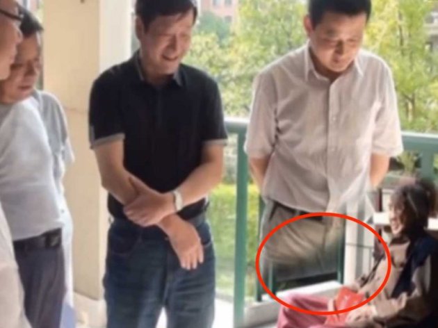 chineseofficialswomen-1