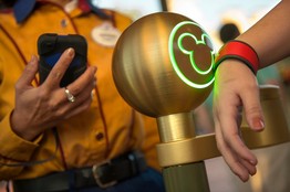 LE-AA300_WEAR4_D_20131016160636