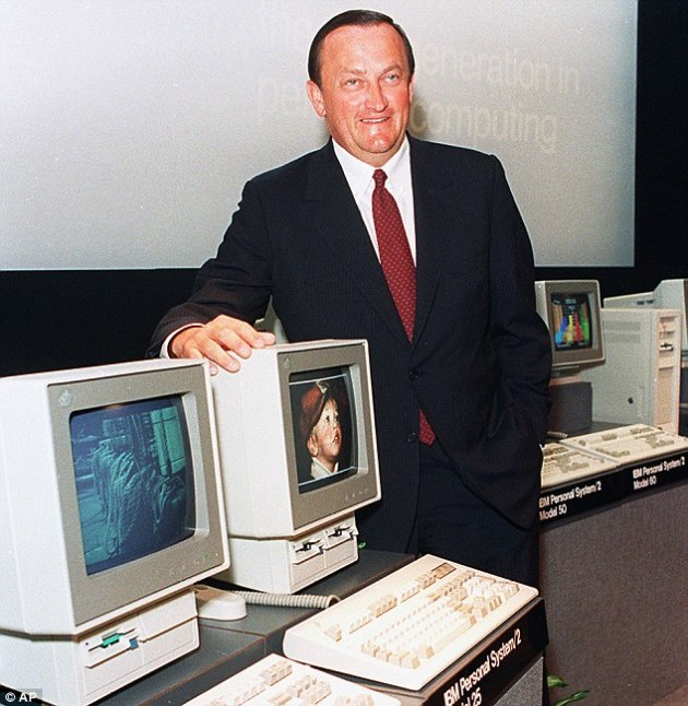 article-2482131-191C090400000578-775_634x651