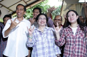 Jokowi Dampingi Megawati dan Taufiq Kiemas